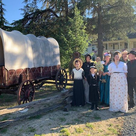Wolf Creek Inn & Tavern Εξωτερικό φωτογραφία