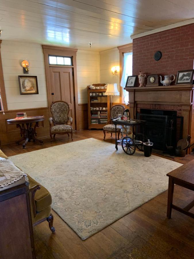 Wolf Creek Inn & Tavern Εξωτερικό φωτογραφία